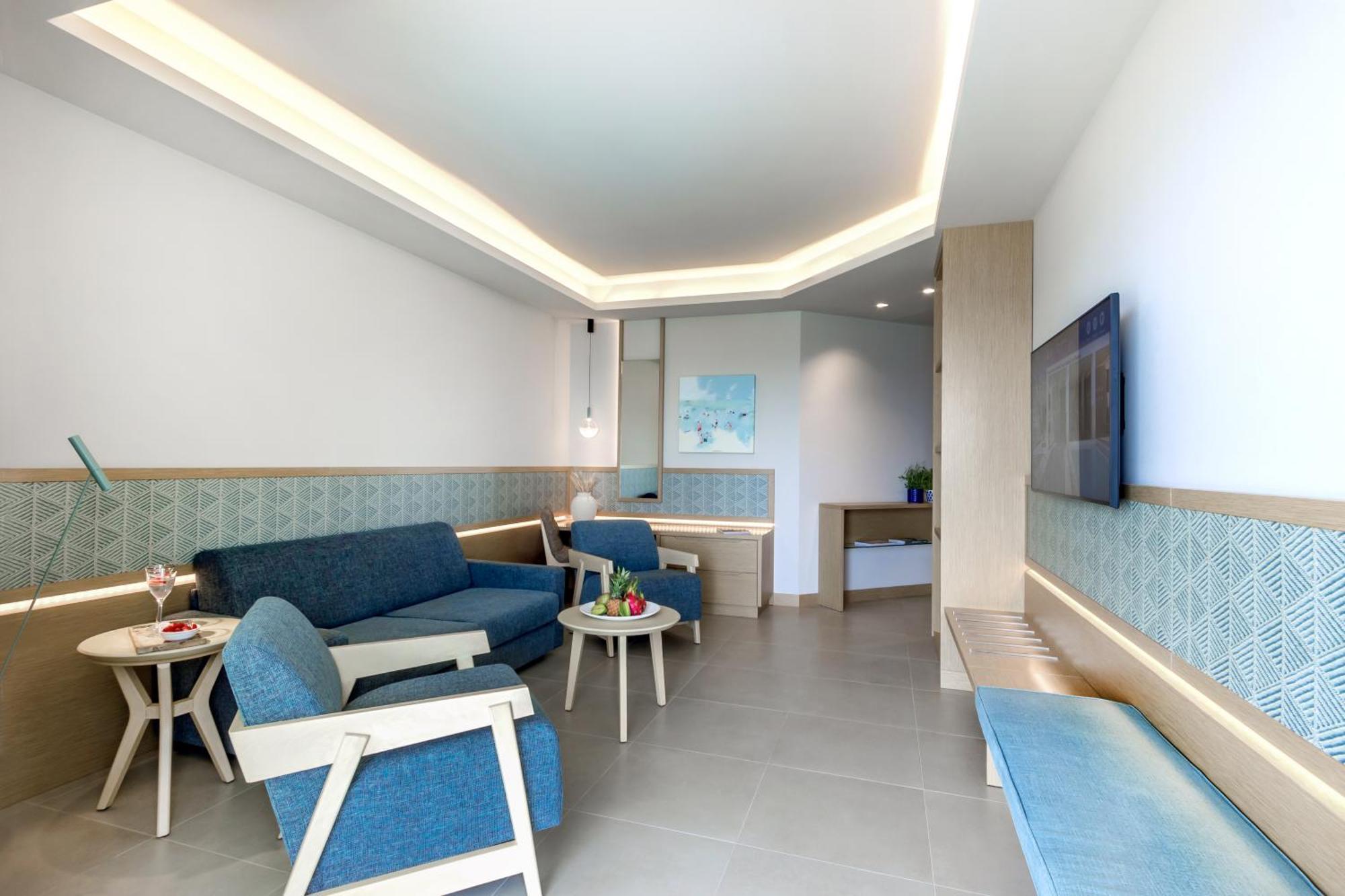 Ammoa Luxury Hotel & Spa Resort Nikiti  Exterior foto A suite at the hotel